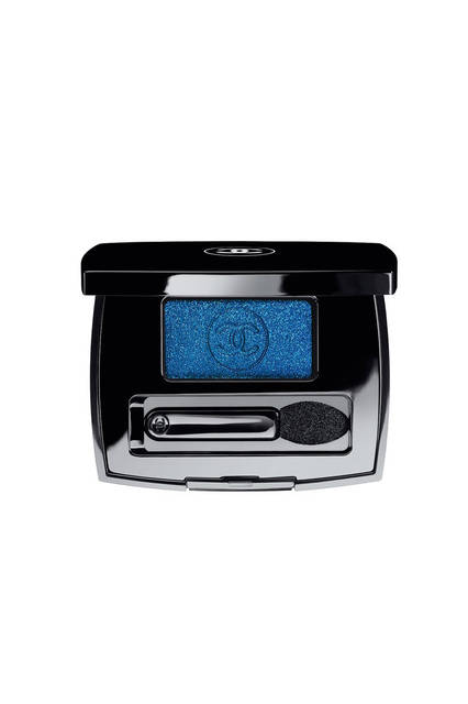 <strong>CHANEL｜シャネル</strong><br />「Blue Rhythm de Chanel（ブルー リズム ドゥ シャネル）」　アイシャドウ「オンブル エサンシエル #116 スウィング」（新色）3888円