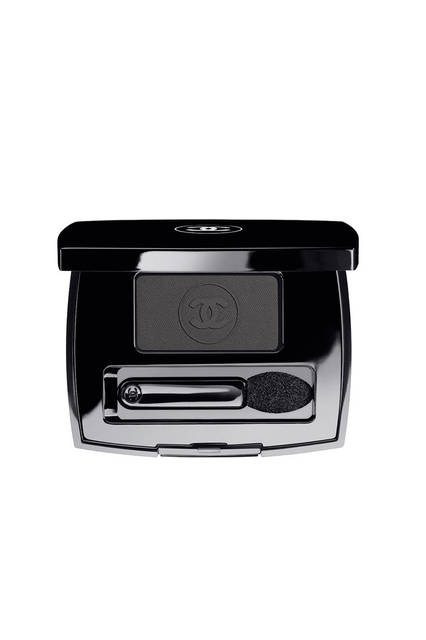 <strong>CHANEL｜シャネル</strong><br />「Blue Rhythm de Chanel（ブルー リズム ドゥ シャネル）」　アイシャドウ「オンブル エサンシエル #118 ミッドナイト」（新色）3888円