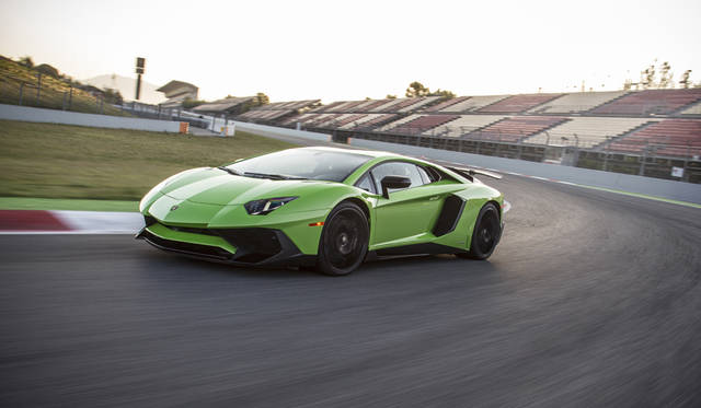 05_Lamborghini_Aventador_SV