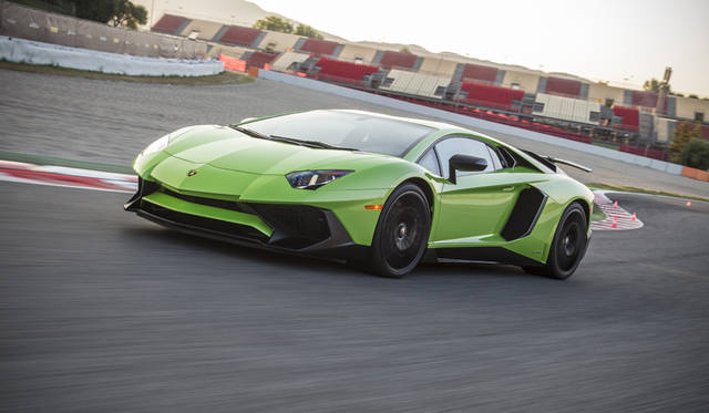 23_Lamborghini_Aventador_SV