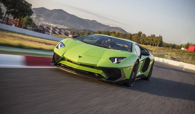 26_Lamborghini_Aventador_SV