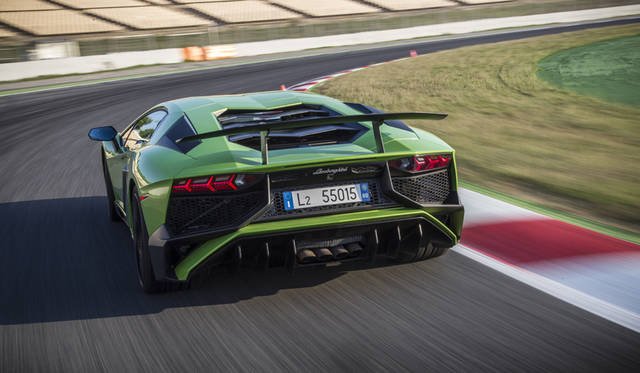 29_Lamborghini_Aventador_SV