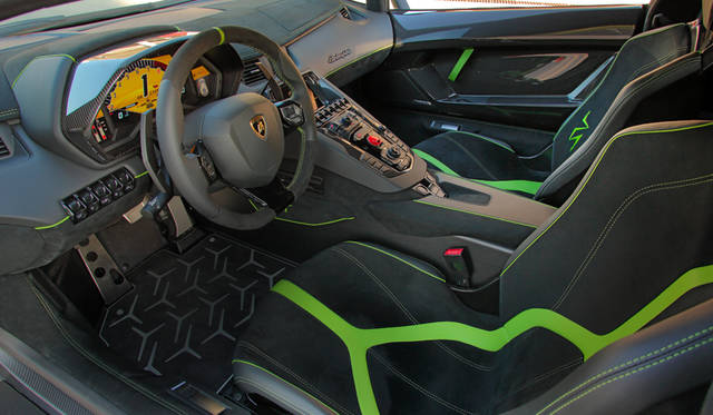 43_Lamborghini_Aventador_SV