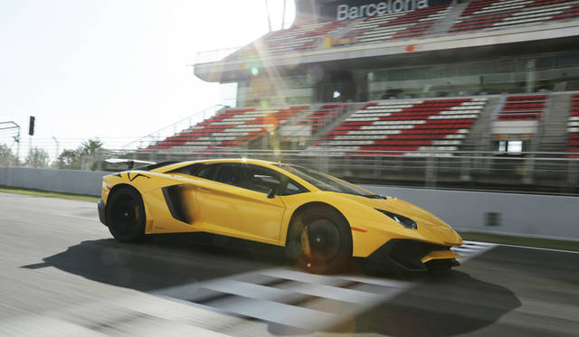 51_Lamborghini_Aventador_SV