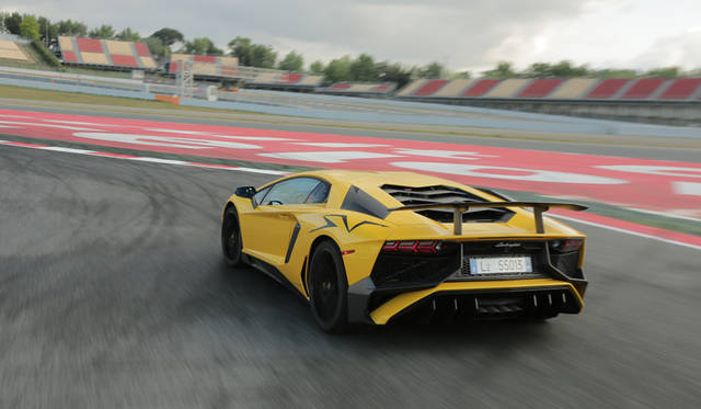 53_Lamborghini_Aventador_SV