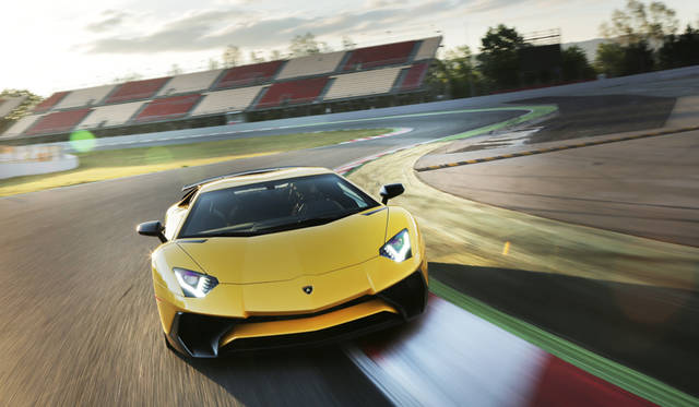 56_Lamborghini_Aventador_SV