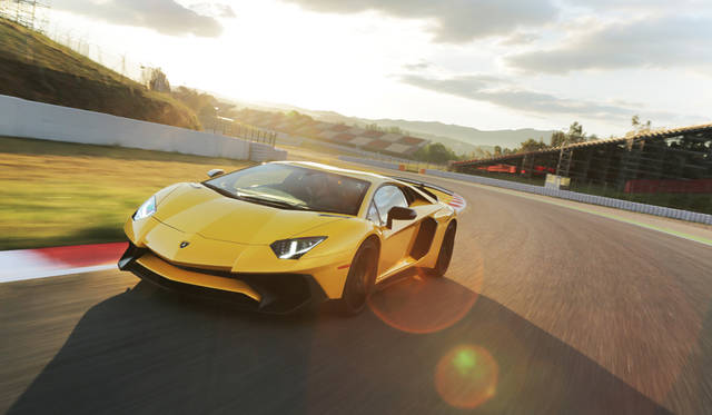 60_Lamborghini_Aventador_SV