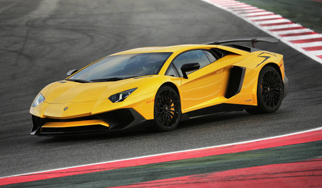 61_Lamborghini_Aventador_SV
