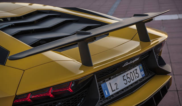 74_Lamborghini_Aventador_SV
