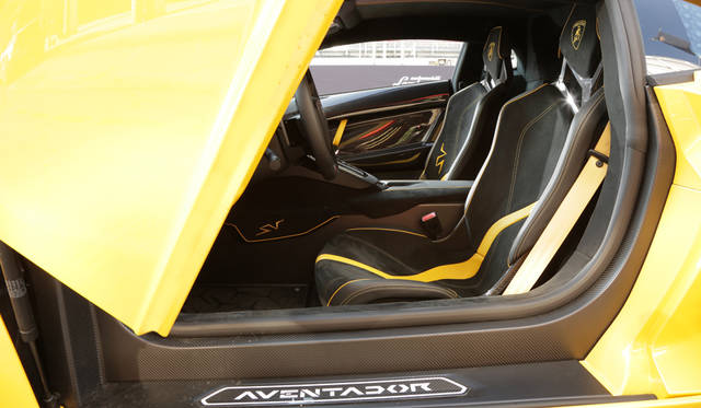 79_Lamborghini_Aventador_SV