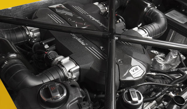 82_Lamborghini_Aventador_SV