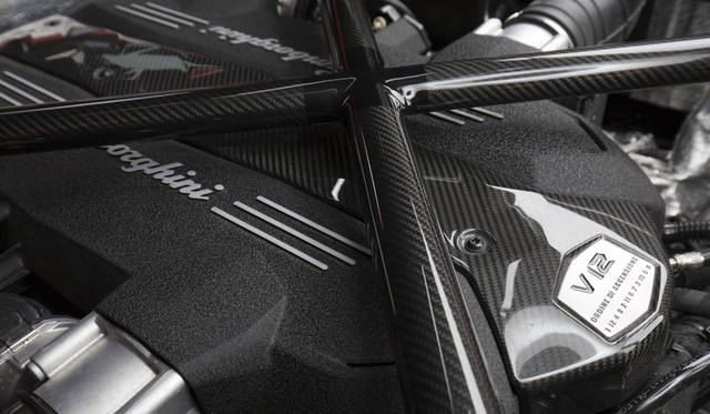 84_Lamborghini_Aventador_SV