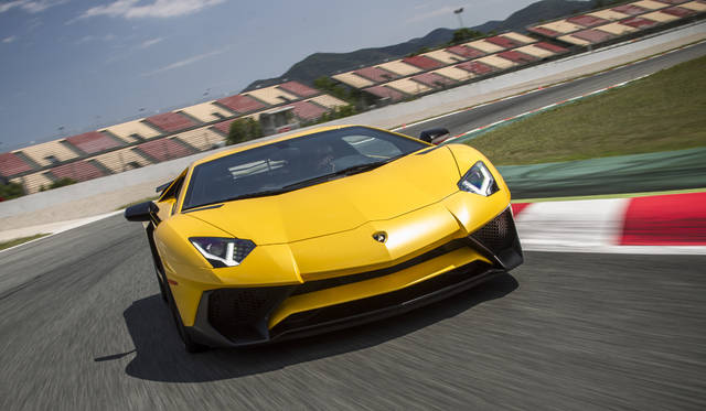 90_Lamborghini_Aventador_SV