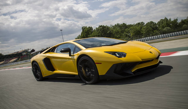 92_Lamborghini_Aventador_SV