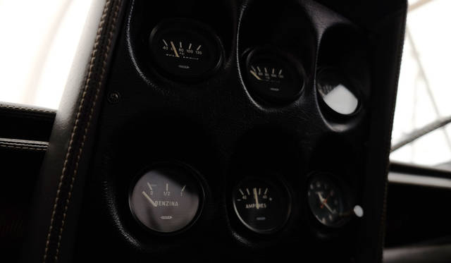 車両｜ランボルギーニ「ミウラ P400」<br>撮影協力｜NPO法人ToSCA（魔方陣スーパーカーミュージアム<br>撮影機材｜FUJIFILM X-T10