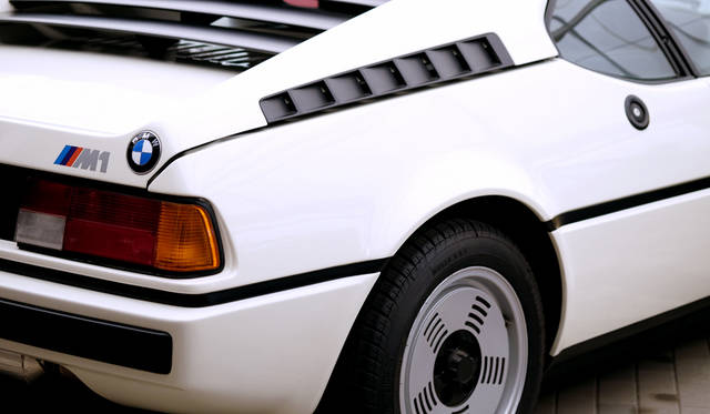 車両｜BMW「M1」<br>撮影協力｜NPO法人ToSCA（魔方陣スーパーカーミュージアム<br>撮影機材｜FUJIFILM X-T10