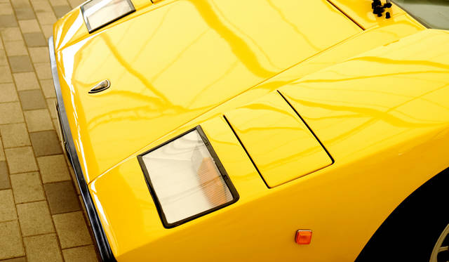 車両｜ランボルギーニ 「カウンタック LP400」<br>撮影協力｜NPO法人ToSCA（魔方陣スーパーカーミュージアム<br>撮影機材｜FUJIFILM X-T10