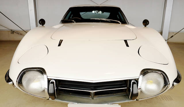 車両｜トヨタ「2000GT」<br>撮影協力｜NPO法人ToSCA（魔方陣スーパーカーミュージアム）<br>撮影機材｜FUJIFILM X-T10