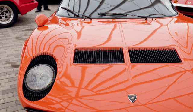 車両｜ランボルギーニ「ミウラ P400」<br>撮影協力｜NPO法人ToSCA（魔方陣スーパーカーミュージアム）<br>撮影機材｜FUJIFILM X-T10