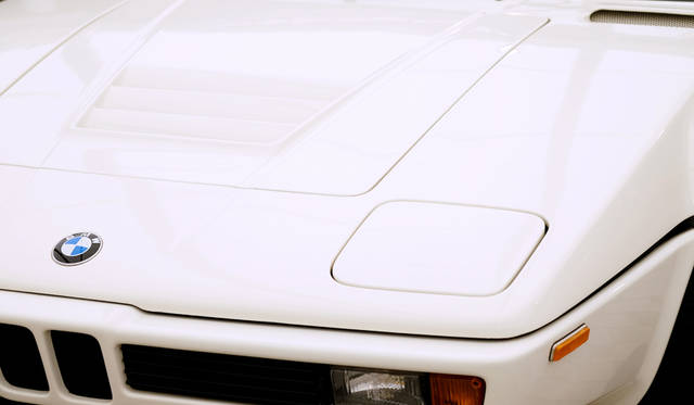 車両｜BMW「M1」<br>撮影協力｜NPO法人ToSCA（魔方陣スーパーカーミュージアム<br>撮影機材｜FUJIFILM X-T10