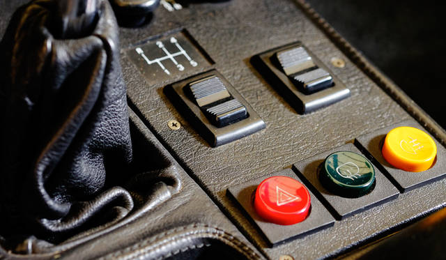 車両｜BMW「M1」<br>撮影協力｜NPO法人ToSCA（魔方陣スーパーカーミュージアム）