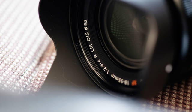 カメラ｜FUJIFILM X-T10 18-55mm レンズキット<br>車両｜BMW「M1」<br>撮影協力｜NPO法人ToSCA（魔方陣スーパーカーミュージアム）<br><br><strong>FUJIFILM X-T10 18-55mm レンズキット</strong><br>実勢価格｜12万円前後<br><br>富士フイルム FinePixサポートセンター<br>Tel. 050-3786-1060<br>http://fujifilm.jp/<br>