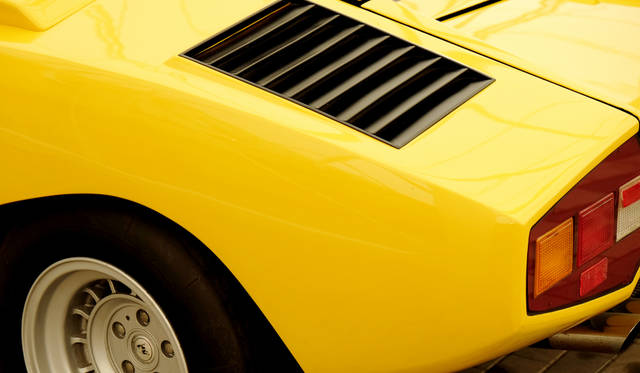 車両｜ランボルギーニ 「カウンタック LP400」<br>撮影協力｜NPO法人ToSCA（魔方陣スーパーカーミュージアム<br>撮影機材｜FUJIFILM X-T10