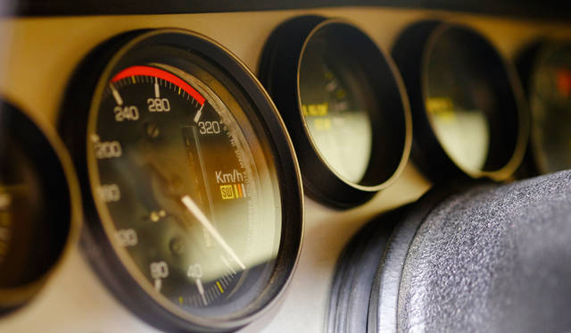 車両｜ランボルギーニ 「カウンタック LP400」<br>撮影協力｜NPO法人ToSCA（魔方陣スーパーカーミュージアム）