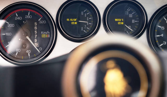 車両｜ランボルギーニ 「カウンタック LP400」<br>撮影協力｜NPO法人ToSCA（魔方陣スーパーカーミュージアム）