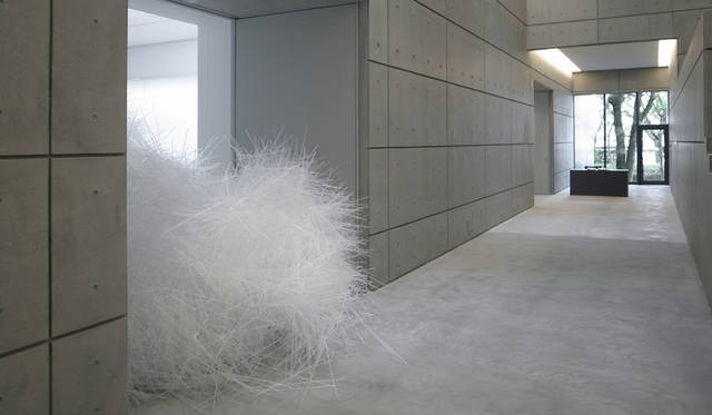 <strong>佐賀県立美術館</strong><br />「吉岡徳仁展 トルネード」