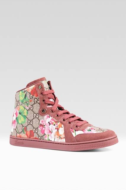 スニーカー<br />価格｜8万4240円