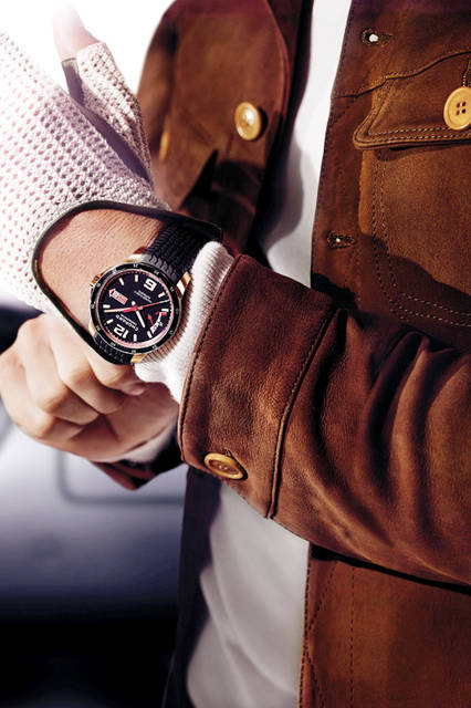 <strong>ミッレ ミリア GTS パワーコントロール</strong><br />ケース｜18Kローズゴールド<br />直径｜43mm<br />厚さ｜11.43mm<br />ムーブメント｜自動巻き（Cal.Chopard 01.08-C）<br />パワーリザーブ｜60時間<br />機能｜パワーリザーブ表示、日付表示<br />ストラップ｜ブラックラバー<br />防水｜100ｍ<br />価格｜251万6400円<br />