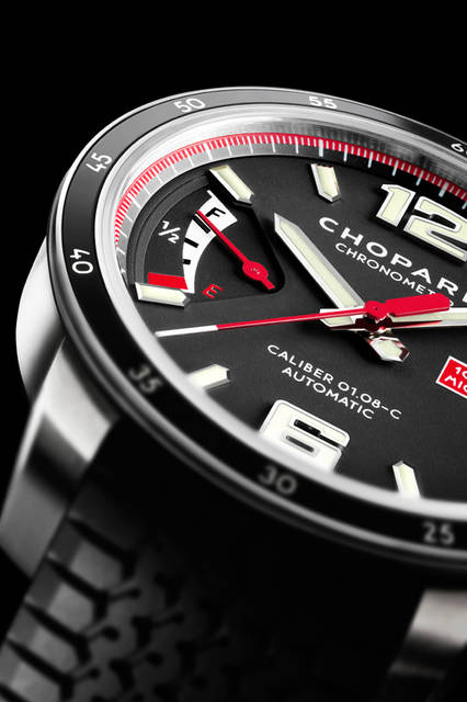 <strong>ミッレ ミリア GTS パワーコントロール</strong><br />ケース｜ステンレススチール<br />直径｜43mm<br />厚さ｜11.43mm<br />ムーブメント｜自動巻き（Cal.Chopard 01.08-C）<br />パワーリザーブ｜60時間<br />機能｜パワーリザーブ表示、日付表示<br />ストラップ｜ブラックラバー<br />防水｜100ｍ<br />価格｜74万5200円<br />