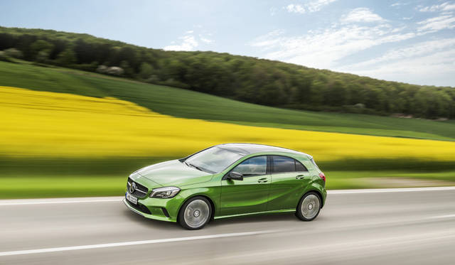 Mercedes-Benz A-Klasse (W 176) 2015Mercedes-Benz A-Class (W 176 Mercedes-Benz A220d 4MATIC|メルセデス・ベンツ A220d 4マチック