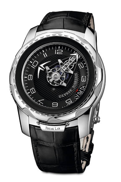 <strong>フリーク ラボ</strong><br />ケース｜18Kホワイトゴールド<br />直径｜45mm<br />ムーブメント｜手巻き（Cal.UN-210）<br />機能｜トゥールビヨン（分針にセットした脱進機が回転）、日付表示<br />ストラップ｜アリゲーター<br />発売時期｜8月予定<br />予価｜1400万円<br />