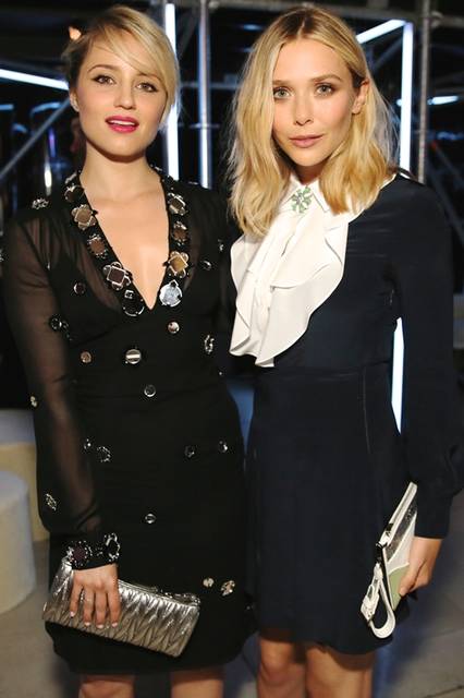 （左より）Dianna Agron & Elizabeth Olsen｜ディアナ・アグロン＆】エリザベス・オルセン