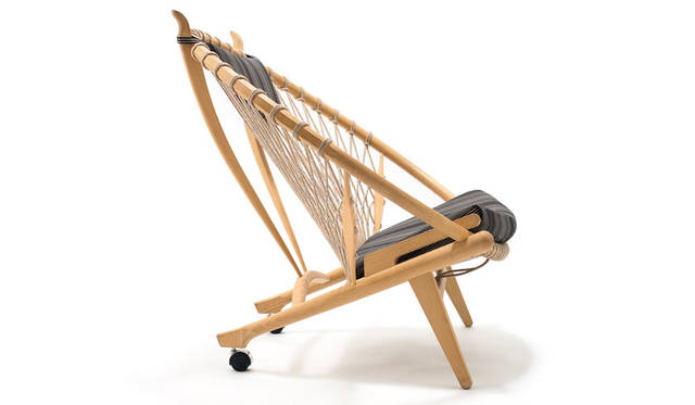 <strong>SHIMA-SHIMA｜縞縞</strong><br />ハンス・J. ウェグナー×縞縞「サークルチェア」