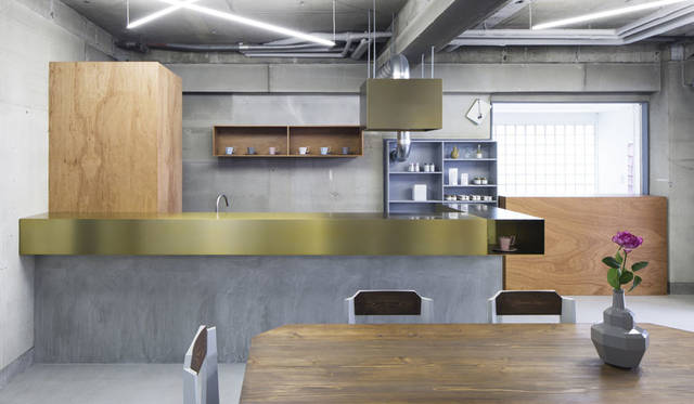 <strong>OUR FAVOURITE SHOP｜アワ フェイバリット ショップ</strong><br />Photo by HASEGAWA Kenta