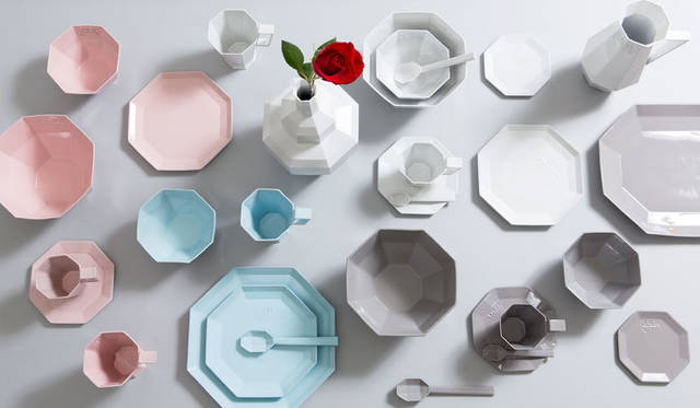 <strong>OUR FAVOURITE SHOP｜アワ フェイバリット ショップ</strong><br />「KIKOF（キコフ）」は、Mother Lake Products Projectの活動から生まれたプロダクトブランドで、キギ（植原亮輔、渡邉良重）と滋賀県の琵琶湖周辺を拠点として活動する伝統工芸の技術者たちが共同開発している