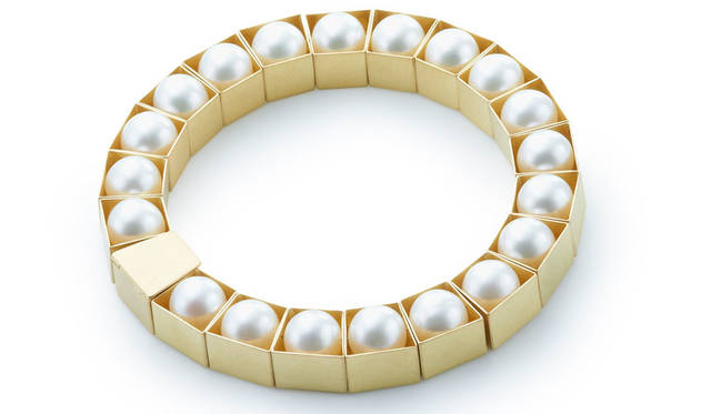 <strong>OUR FAVOURITE SHOP｜アワ フェイバリット ショップ</strong><br />「Etsuko Sonobe」は、ジュエリー作家・薗部悦子のブランド