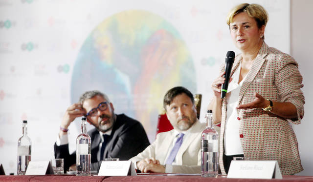 開会式のようす。本国の経産省やイタリアのファ > ッション業界を支える機関の代表や企業家らが出席<br/>©Pitti Immagine