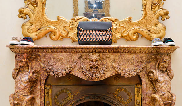 シューズブランドの「LOUIS LEEMAN（ルイ・リーマン）」のプレゼンテーション。レザーグッズの新作も、あわせて展示された<br/>©Pitti Immagine