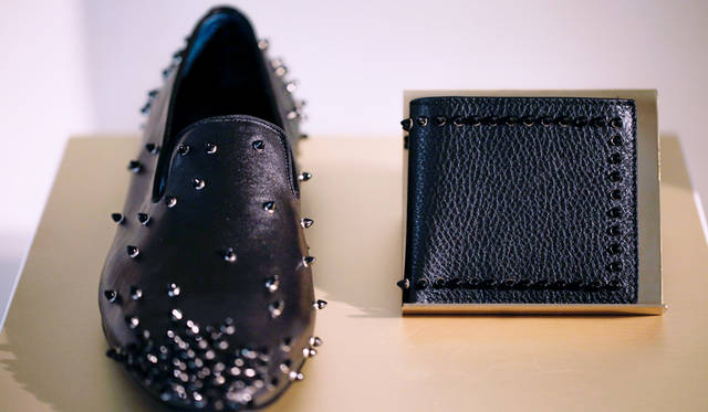 シューズブランドの「LOUIS LEEMAN（ルイ・リーマン）」のプレゼンテーション。レザーグッズの新作も、あわせて展示された<br/>©Pitti Immagine