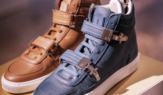 シューズブランドの「LOUIS LEEMAN（ルイ・リーマン）」のプレゼンテーション。レザーグッズの新作も、あわせて展示された<br/>©Pitti Immagine