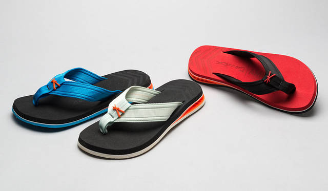 「World Sandals Market」　ブランド「Kenner（ケネル）」（ブラジル）　各9072円