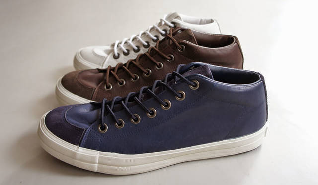 <strong>RFW｜アールエフダブリュー</strong><br />2015-16年秋冬コレクション　「BAGEL-MID LEATHER（ベーグル ミッド レザー）」各2万1600円