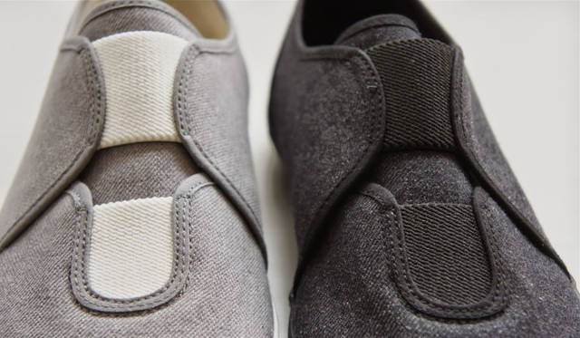 <strong>RFW｜アールエフダブリュー</strong><br />2015-16年秋冬コレクション　「SANDWICH FLEX-LO SLIPON（サンドイッチ フレックス ロー スリッポン）」各1万1880円