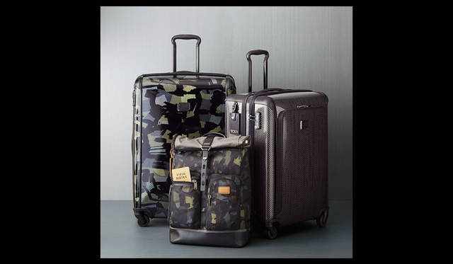 <strong>TUMI｜トゥミ</strong><br />2015年秋冬コレクション「Tegra-Lite® グレイ/カモ、 Tegra-Lite® Max ブラック/グラファイト、Alpha Bravo グレイ/カモ」