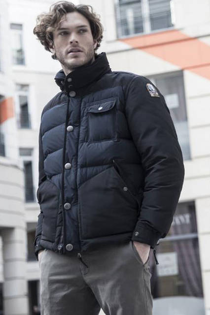 <strong>PARAJUMPERS｜パラジャンパーズ</strong><br />2015-16年秋冬コレクション　メンズ　ミックスダウンジャケット「Squirrel- man」8万2080円