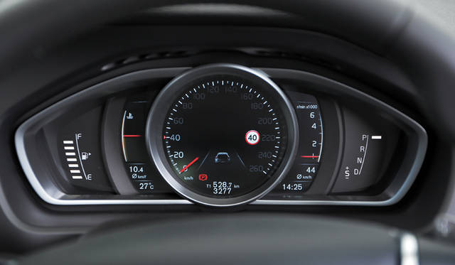 13_Volvo_V40_Cross_Country_T5_AWD